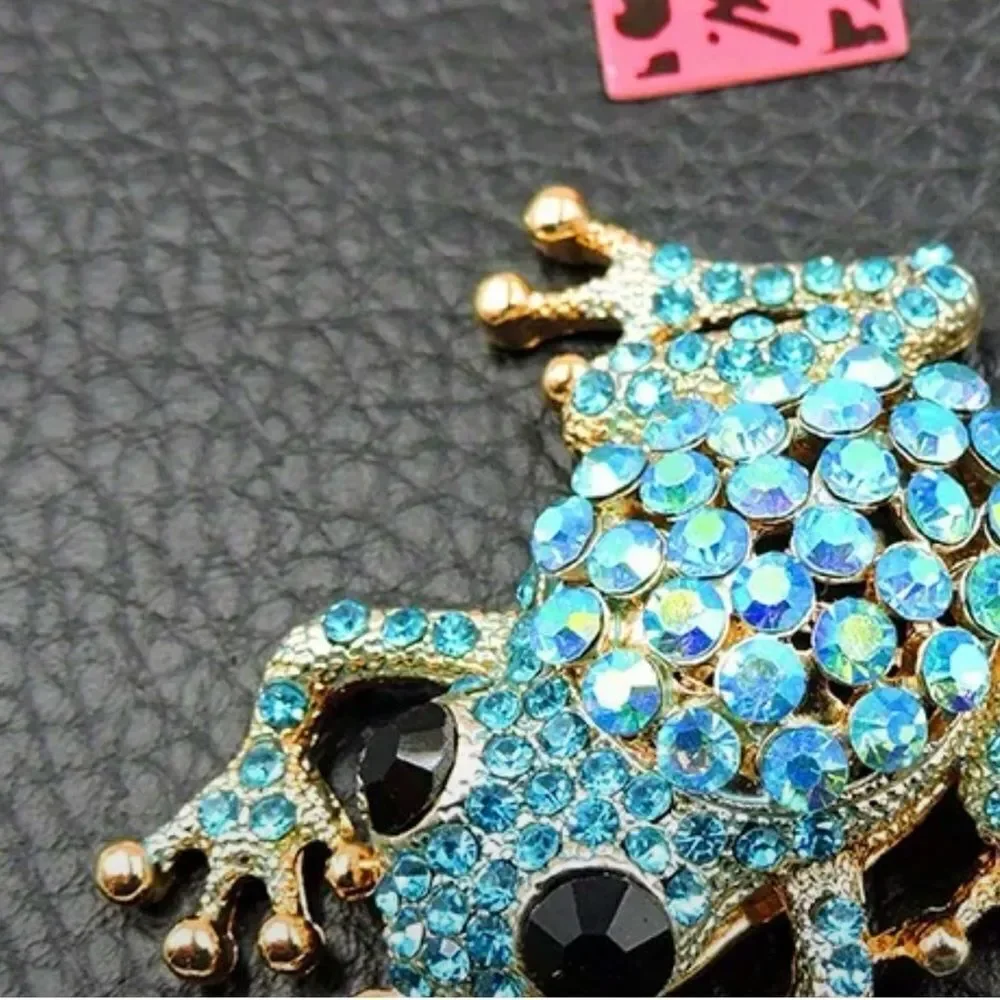 🐸 Betsey Johnson sparkling aqua crystal froggy pendant necklace 🐸